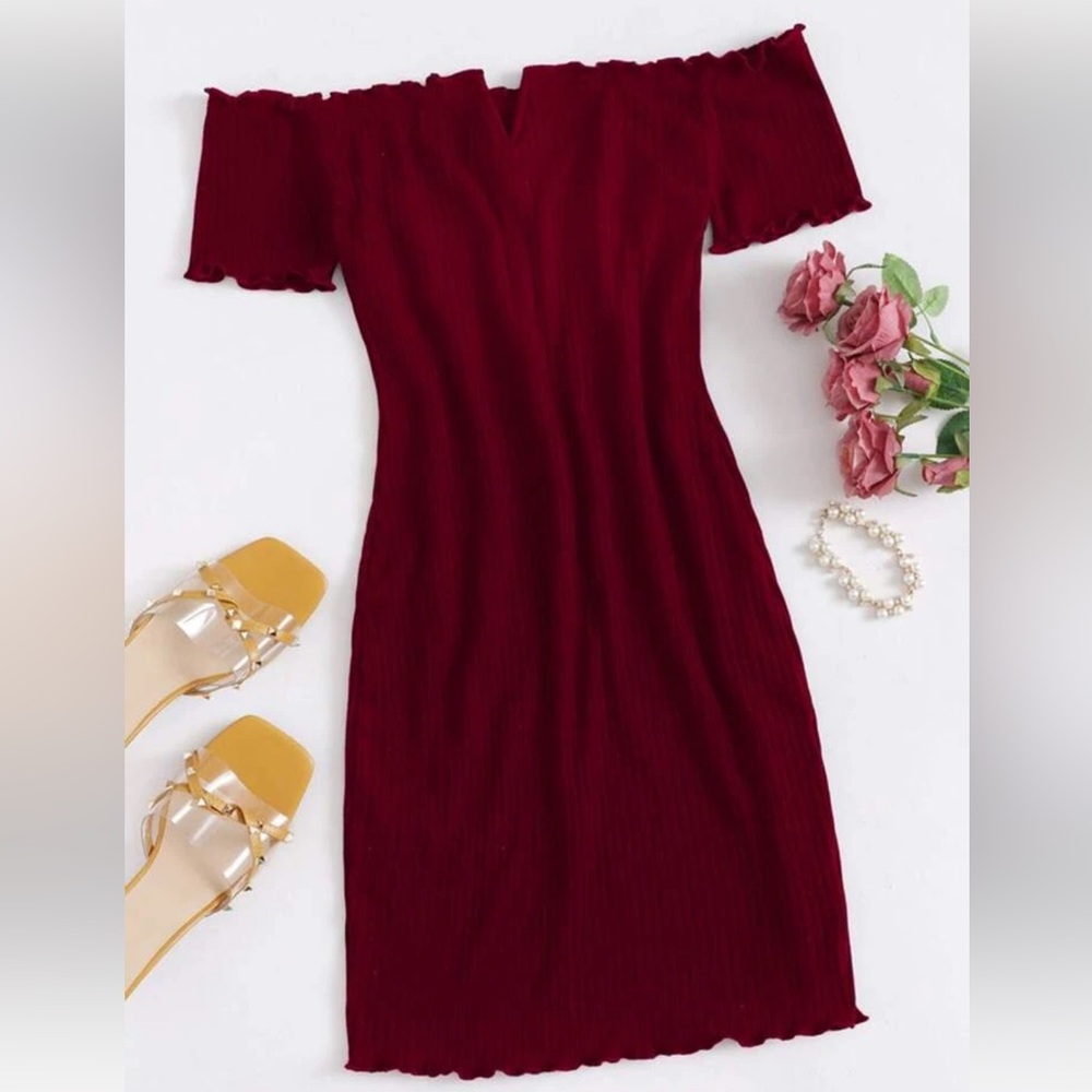 Pretty, form-fitting cotton dress